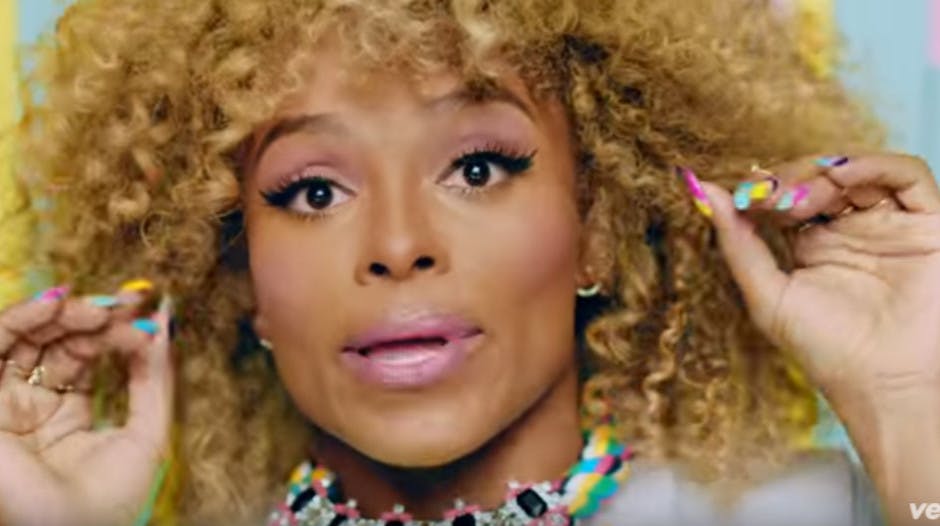 Fleur East’s Sax video is here and it is COLOURFUL Entertainment Heat